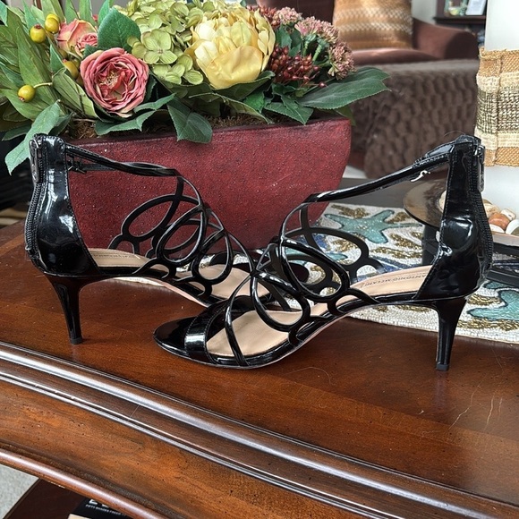 Antonio Melani Patent Leather Black Peep Toe Pumps Sling Back Heels w/ Back Zip - Picture 6 of 16